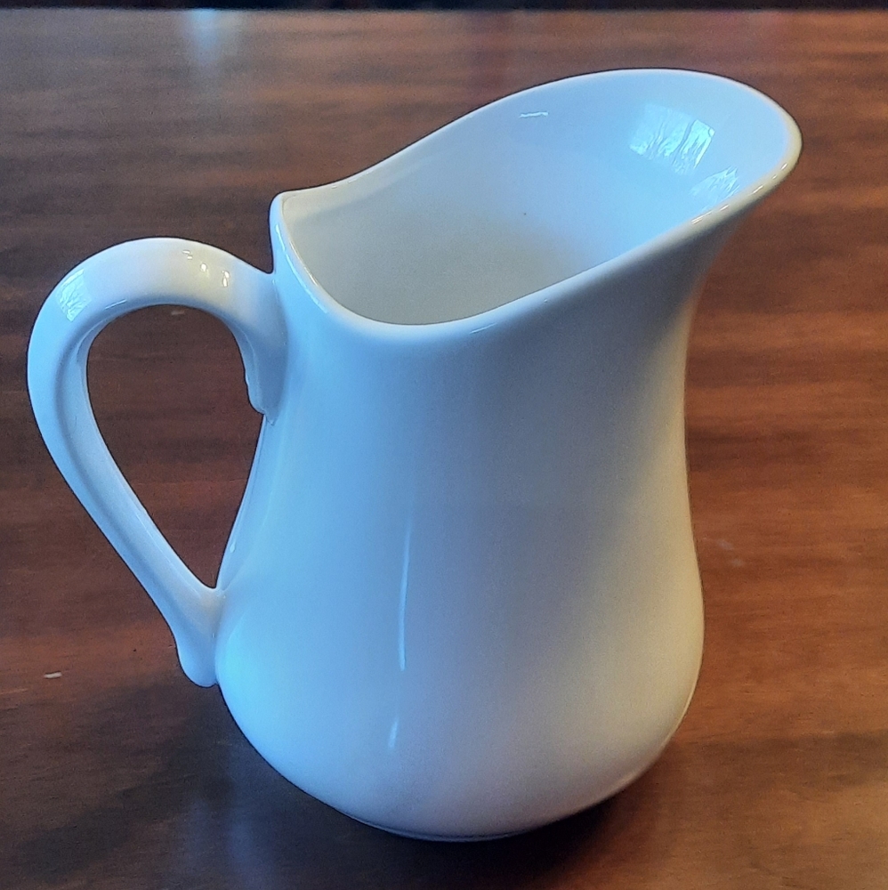 Maxwell Willams White Basics 1 L Pitcher